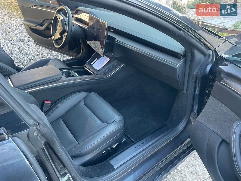 Лифтбек Tesla Model S 2024 в Черкассах