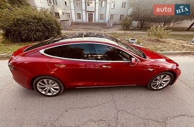 Ліфтбек Tesla Model S 2016 в Запоріжжі