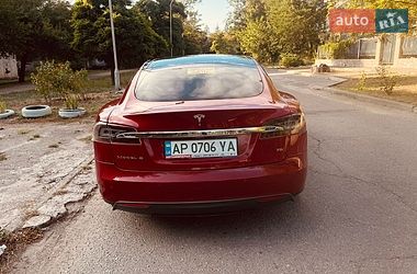 Ліфтбек Tesla Model S 2016 в Запоріжжі