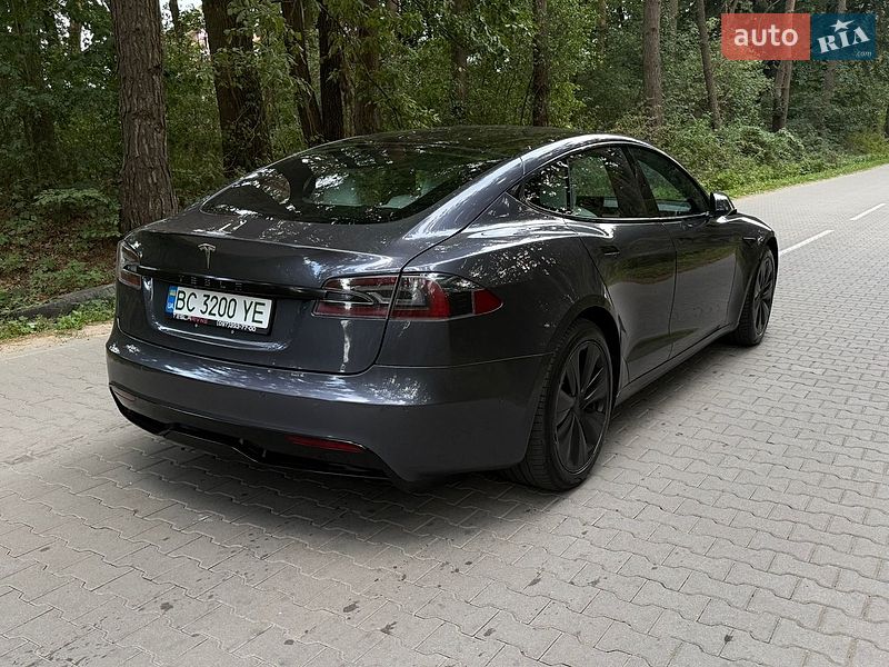 Лифтбек Tesla Model S 2021 в Львове