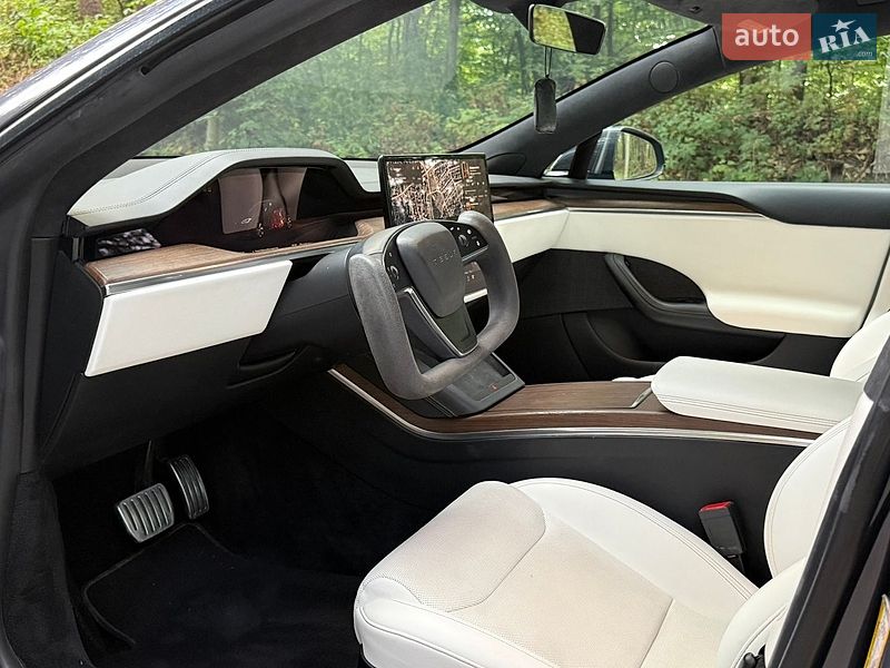 Лифтбек Tesla Model S 2021 в Львове