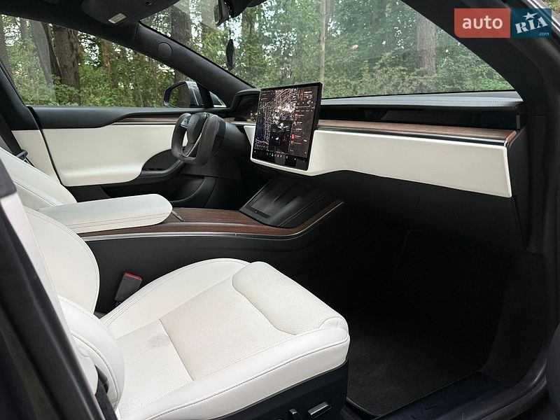Лифтбек Tesla Model S 2021 в Львове