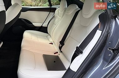 Лифтбек Tesla Model S 2021 в Львове