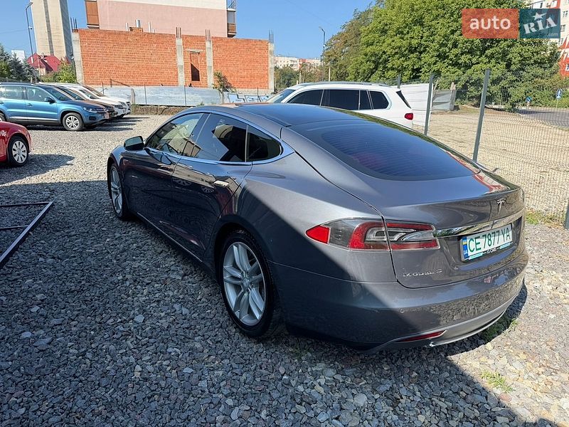 Лифтбек Tesla Model S 2014 в Черновцах