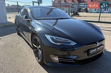 Ліфтбек Tesla Model S 2016 в Києві