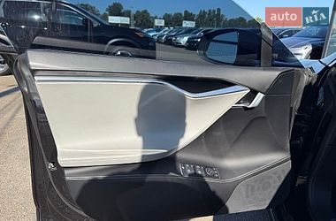 Ліфтбек Tesla Model S 2016 в Києві
