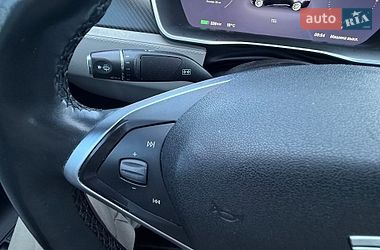 Ліфтбек Tesla Model S 2016 в Києві
