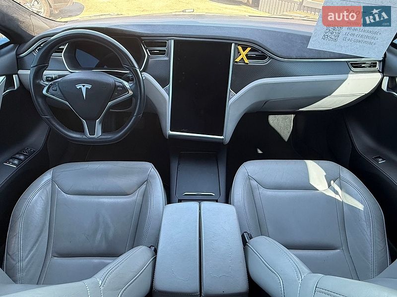 Ліфтбек Tesla Model S 2016 в Києві