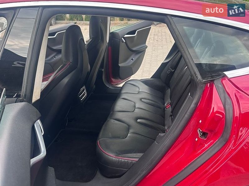 Ліфтбек Tesla Model S 2012 в Бучачі