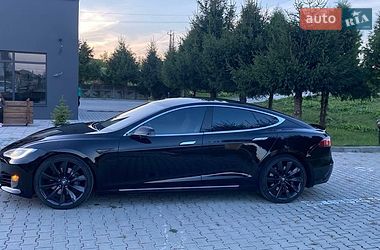 Ліфтбек Tesla Model S 2016 в Івано-Франківську