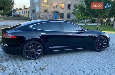 Ліфтбек Tesla Model S 2016 в Івано-Франківську