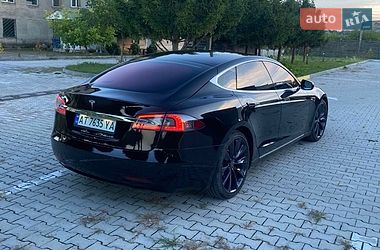 Ліфтбек Tesla Model S 2016 в Івано-Франківську