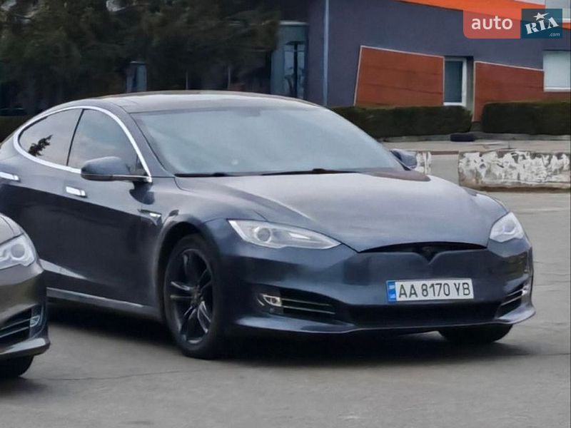 Tesla Model S 2014