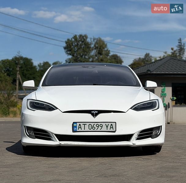 Ліфтбек Tesla Model S 2016 в Львові фото Ліфтбек Tesla Model S 2016 в Львові