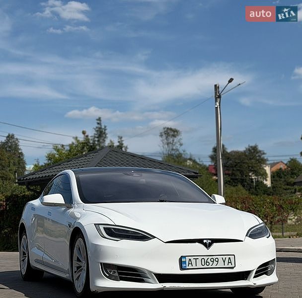 Ліфтбек Tesla Model S 2016 в Львові фото 2 Ліфтбек Tesla Model S 2016 в Львові