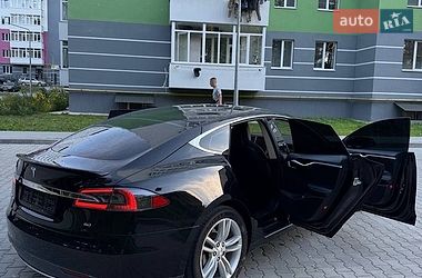 Лифтбек Tesla Model S 2014 в Новояворовске