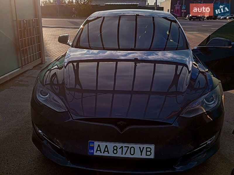Лифтбек Tesla Model S 2014 в Киеве