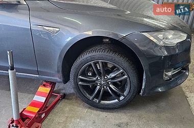 Ліфтбек Tesla Model S 2014 в Києві фото 6 Ліфтбек Tesla Model S 2014 в Києві