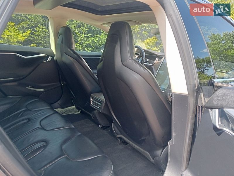 Ліфтбек Tesla Model S 2013 в Шепетівці фото 28 Ліфтбек Tesla Model S 2013 в Шепетівці