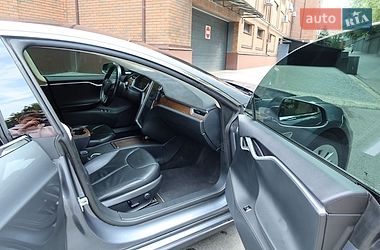 Ліфтбек Tesla Model S 2014 в Дніпрі