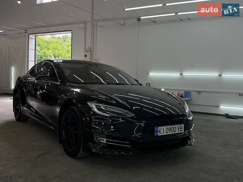 Лифтбек Tesla Model S 2014 в Виннице