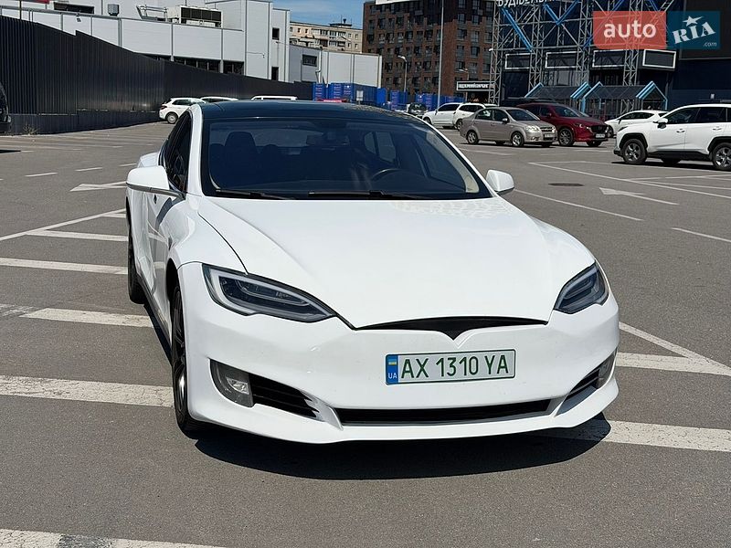 Tesla Model S 2013