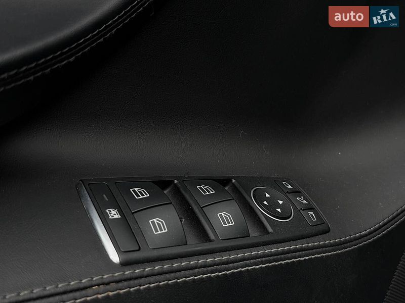 Лифтбек Tesla Model S 2018 в Львове