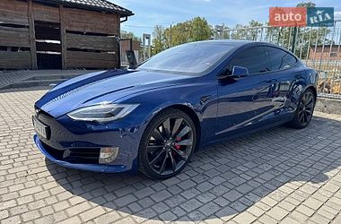 Лифтбек Tesla Model S 2020 в Радехове