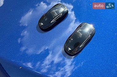Лифтбек Tesla Model S 2020 в Радехове