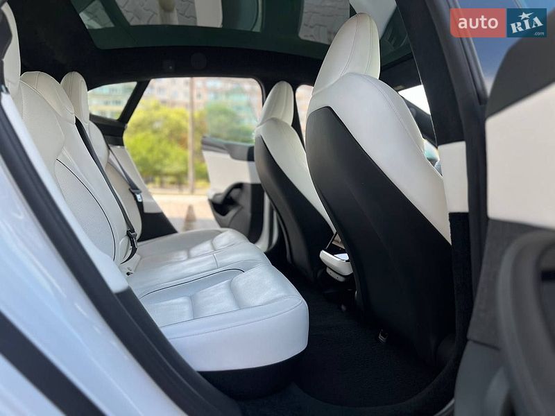 Лифтбек Tesla Model S 2021 в Одессе