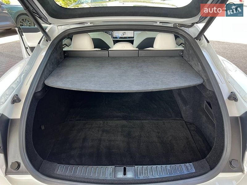 Лифтбек Tesla Model S 2021 в Одессе