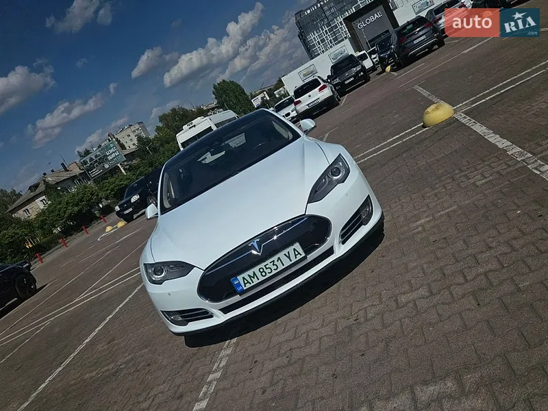 Tesla Model S