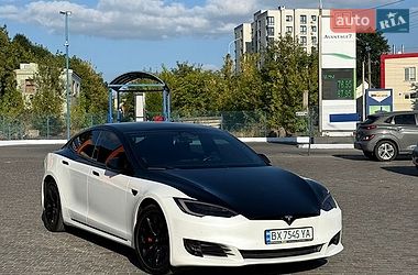 Лифтбек Tesla Model S 2017 в Хмельницком