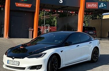 Ліфтбек Tesla Model S 2017 в Хмельницькому