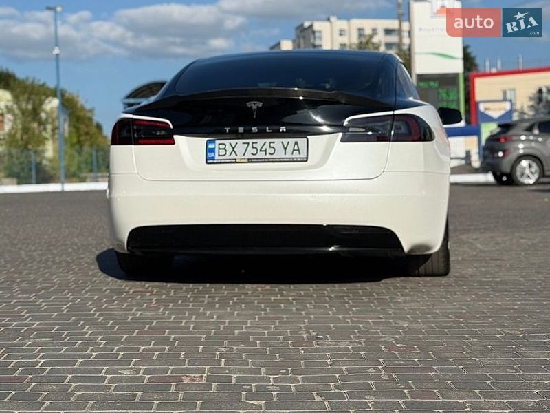 Ліфтбек Tesla Model S 2017 в Хмельницькому