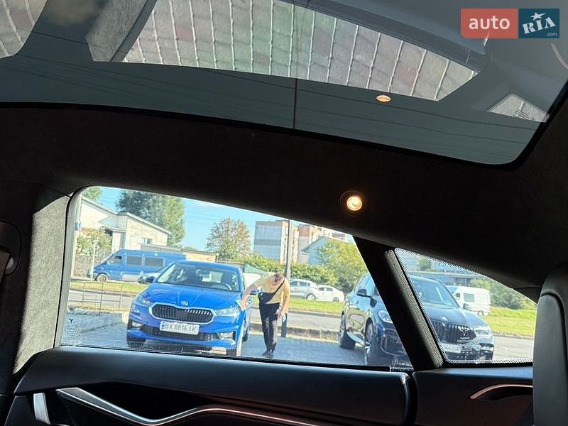 Ліфтбек Tesla Model S 2017 в Хмельницькому