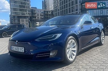 Лифтбек Tesla Model S 2018 в Львове