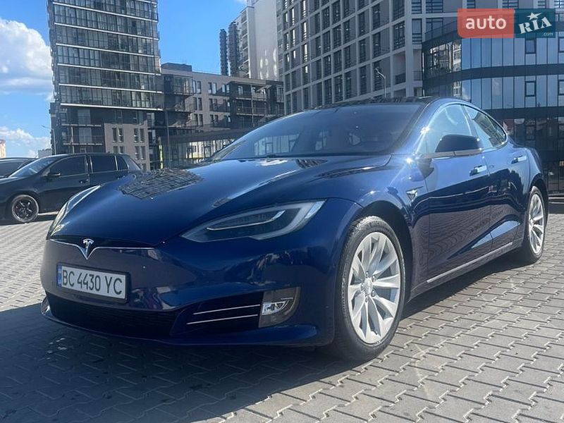 Tesla Model S 2018