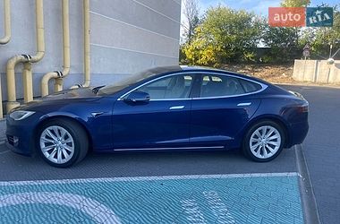 Лифтбек Tesla Model S 2018 в Львове