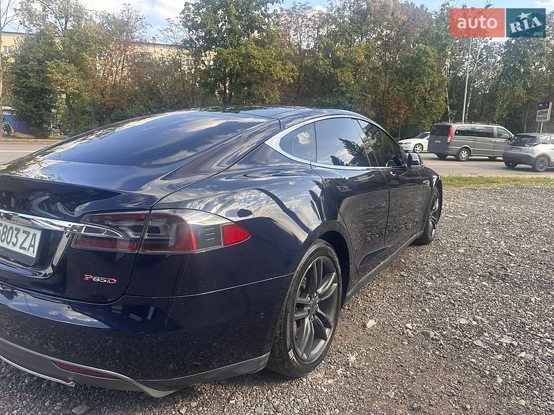 Ліфтбек Tesla Model S 2015 в Києві