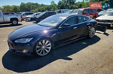 Лифтбек Tesla Model S 2015 в Хмельницком