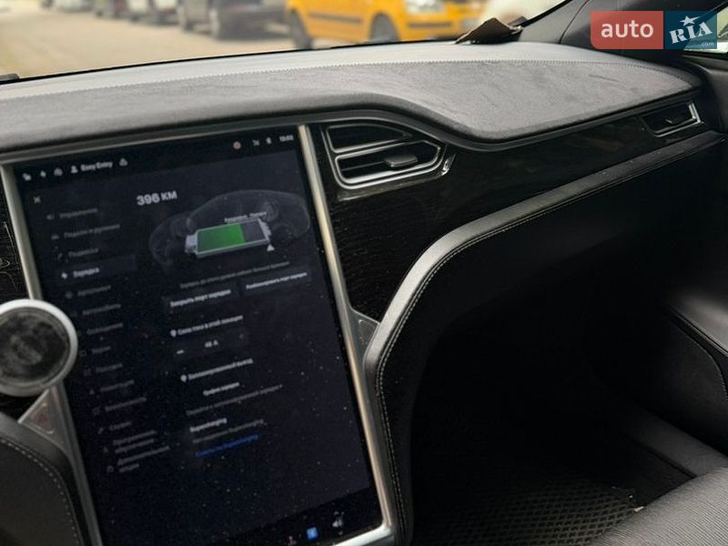 Ліфтбек Tesla Model S 2017 в Києві