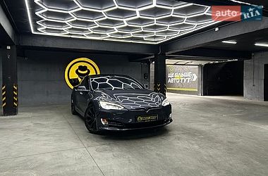 Ліфтбек Tesla Model S 2020 в Чернівцях