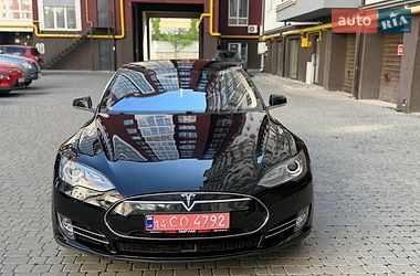 Лифтбек Tesla Model S 2015 в Ивано-Франковске