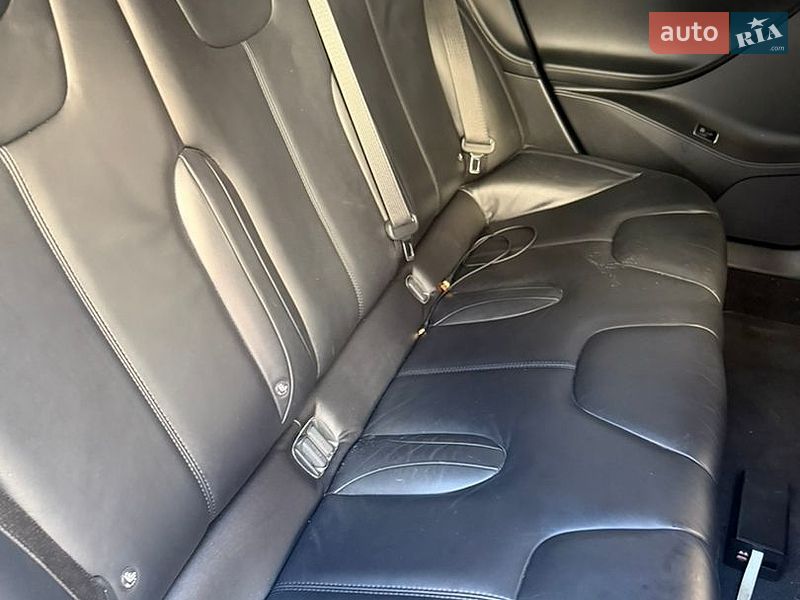 Лифтбек Tesla Model S 2015 в Ивано-Франковске