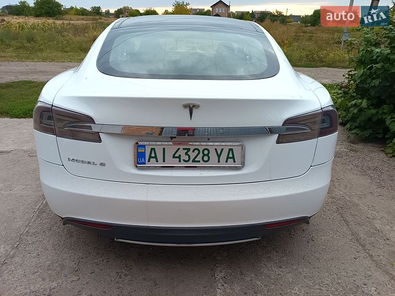 Ліфтбек Tesla Model S 2013 в Сквирі