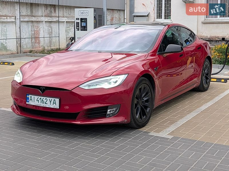 Tesla Model S 2019