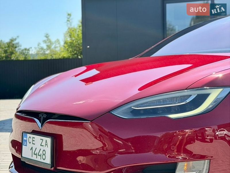 Ліфтбек Tesla Model S 2017 в Чернівцях