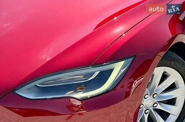 Ліфтбек Tesla Model S 2017 в Чернівцях