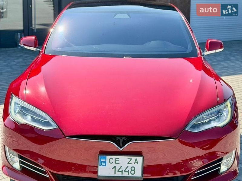 Ліфтбек Tesla Model S 2017 в Чернівцях